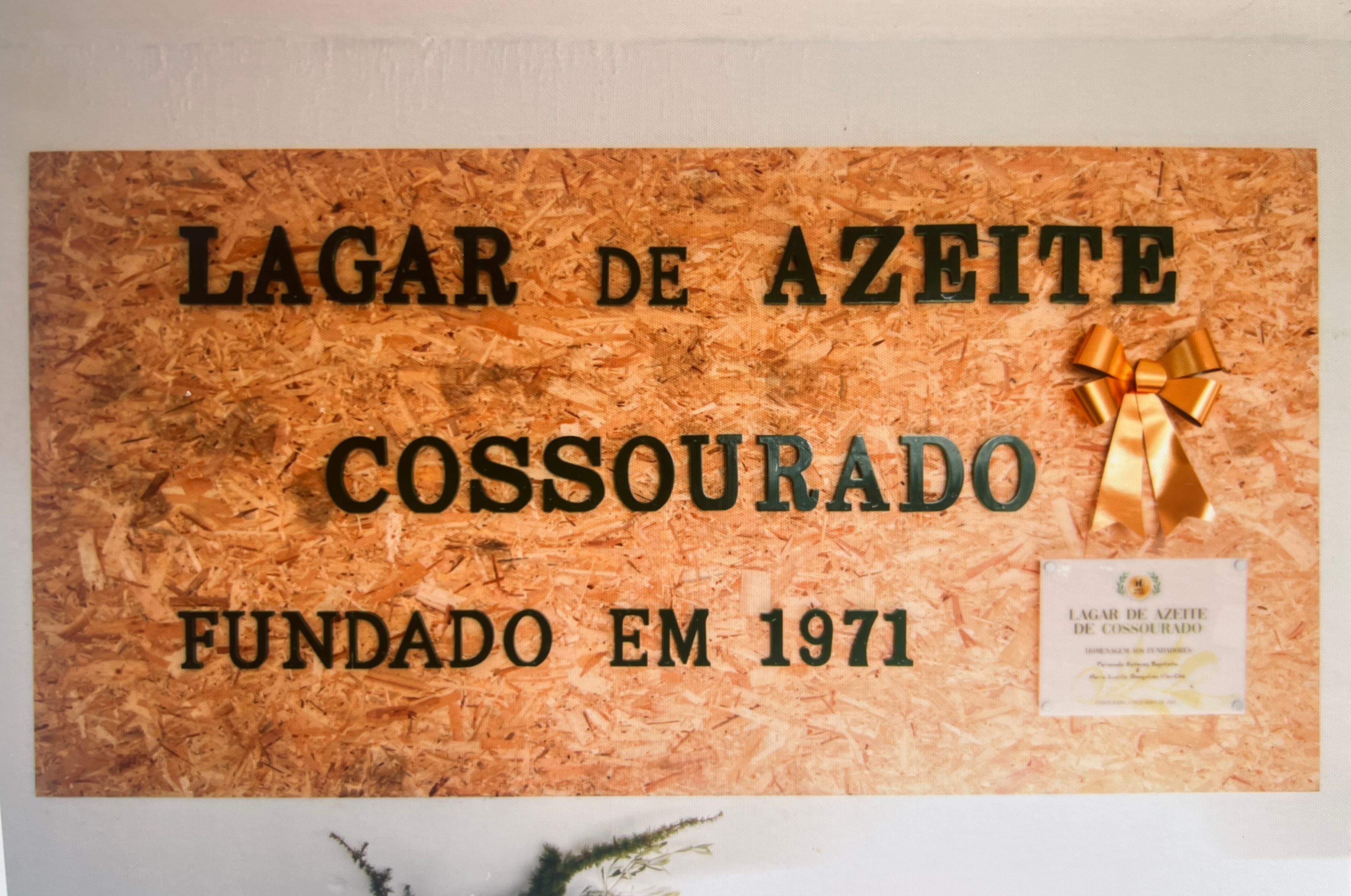 A nova placa do lagar, fundado em 1971